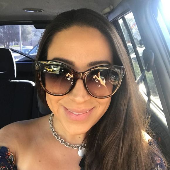 Meet your Posher, Verissa - Picture 2 of 4